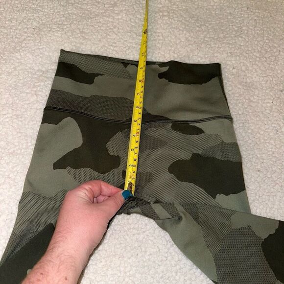 Aerie Women’s High Rise Leggings Green Camo Size Small Long EUC - Picture 4 of 12